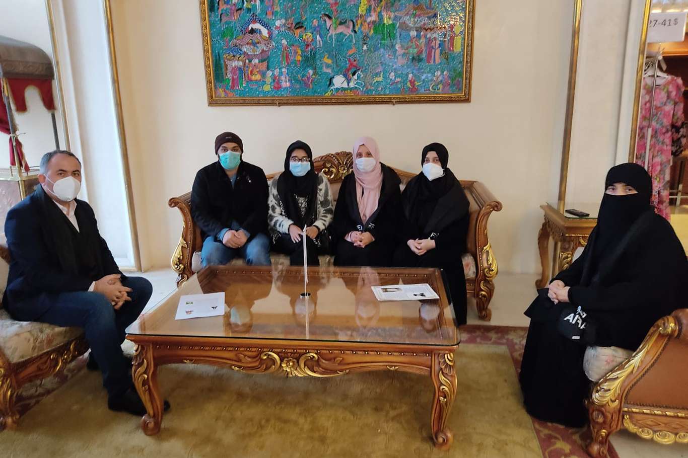 Doktor Afiye Sıddıki'nin oğlu ve kız kardeşi İstanbul'a geldi Doktor Afiye Sıddıki'nin oğlu ve kız kardeşi İstanbul'a geldi